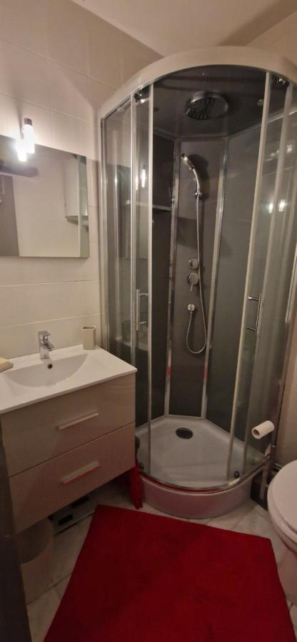 Le Chaleureux Cocon Rouge Apartment *