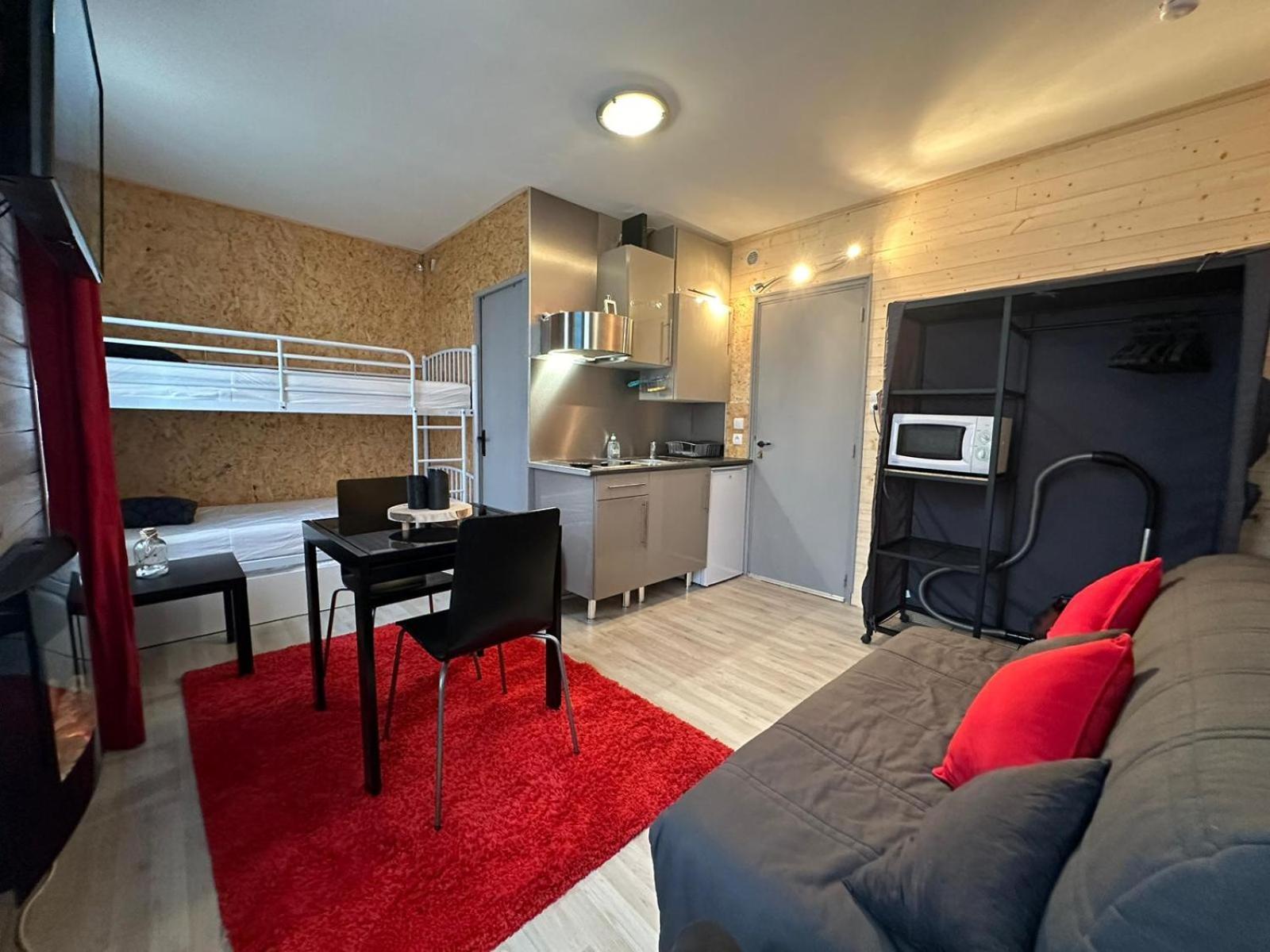 Le Chaleureux Cocon Rouge Apartment *