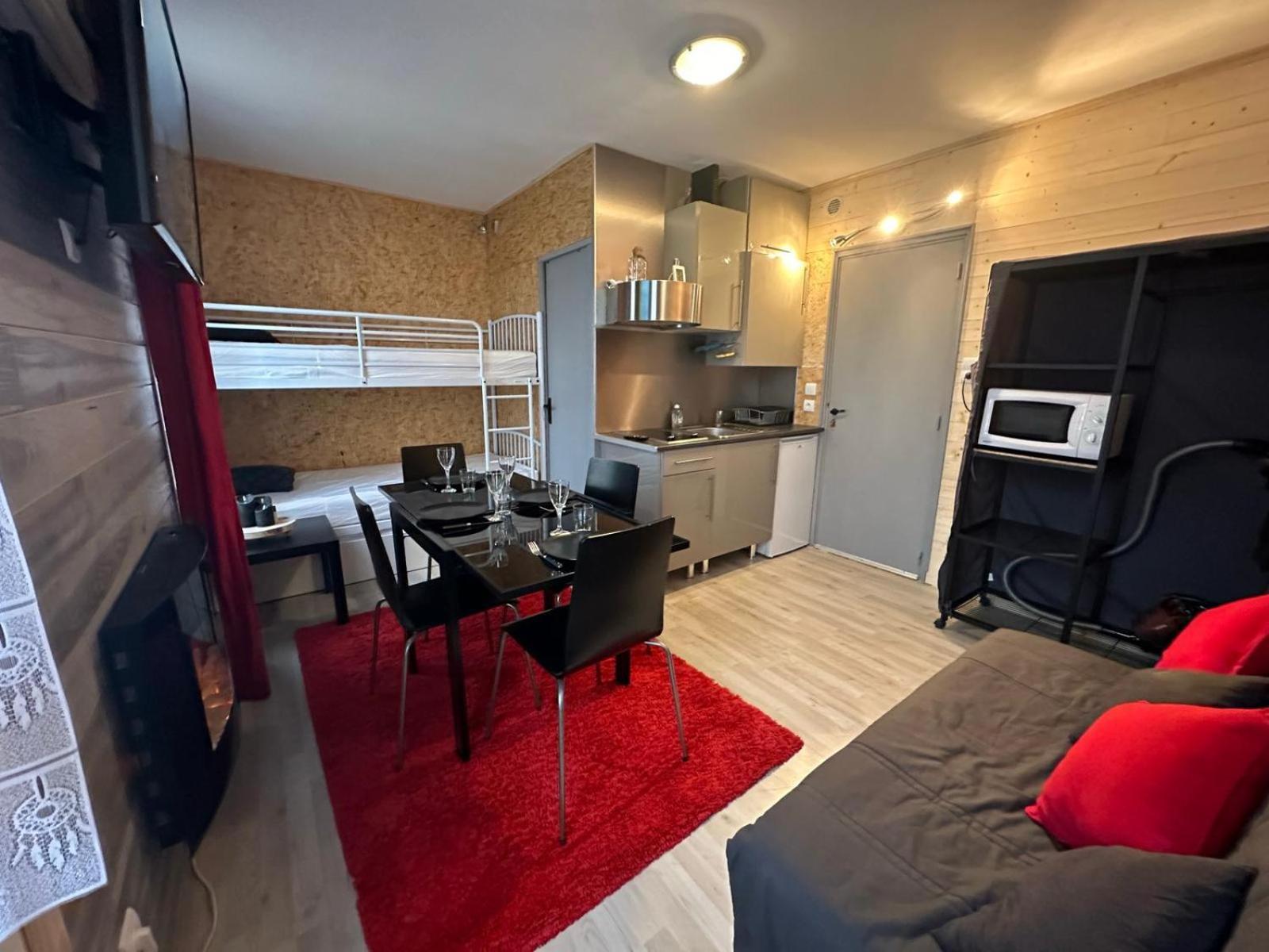 Le Chaleureux Cocon Rouge Apartment *